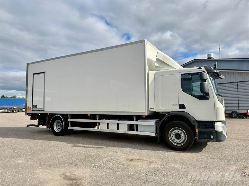Volvo FE320 4x2 貨箱式卡車