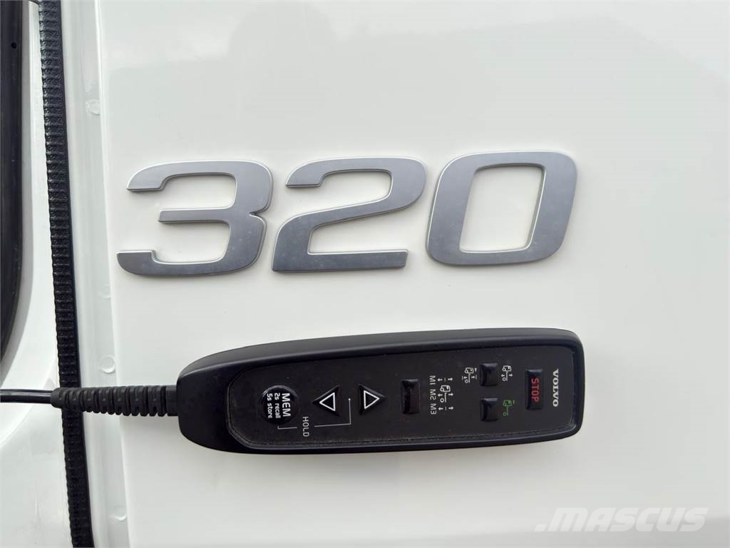 Volvo FE320 4x2 貨箱式卡車