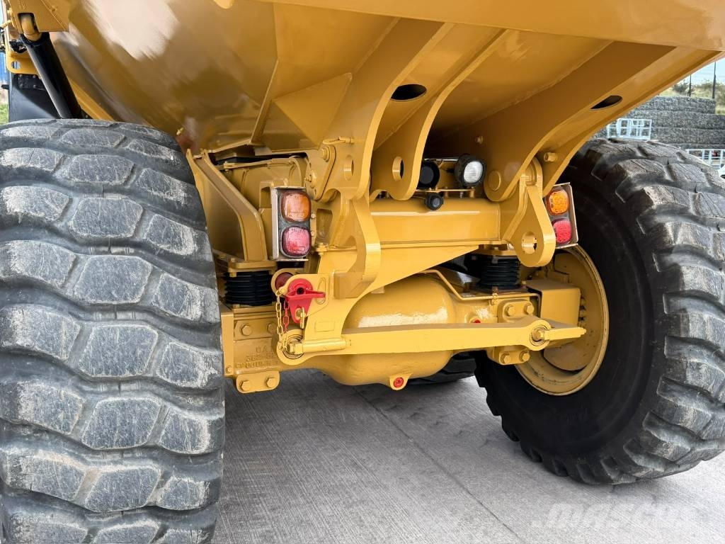 CAT 725 C ساحبات مفصلية