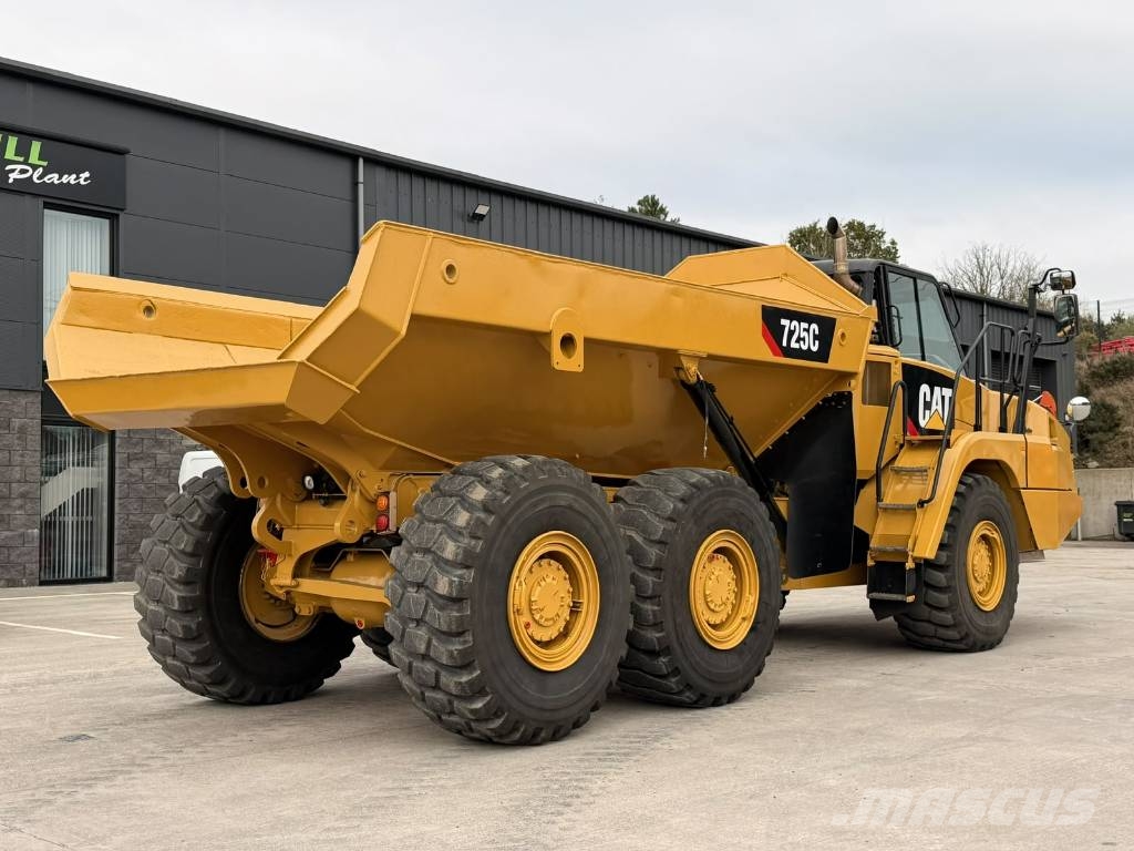 CAT 725 C ساحبات مفصلية