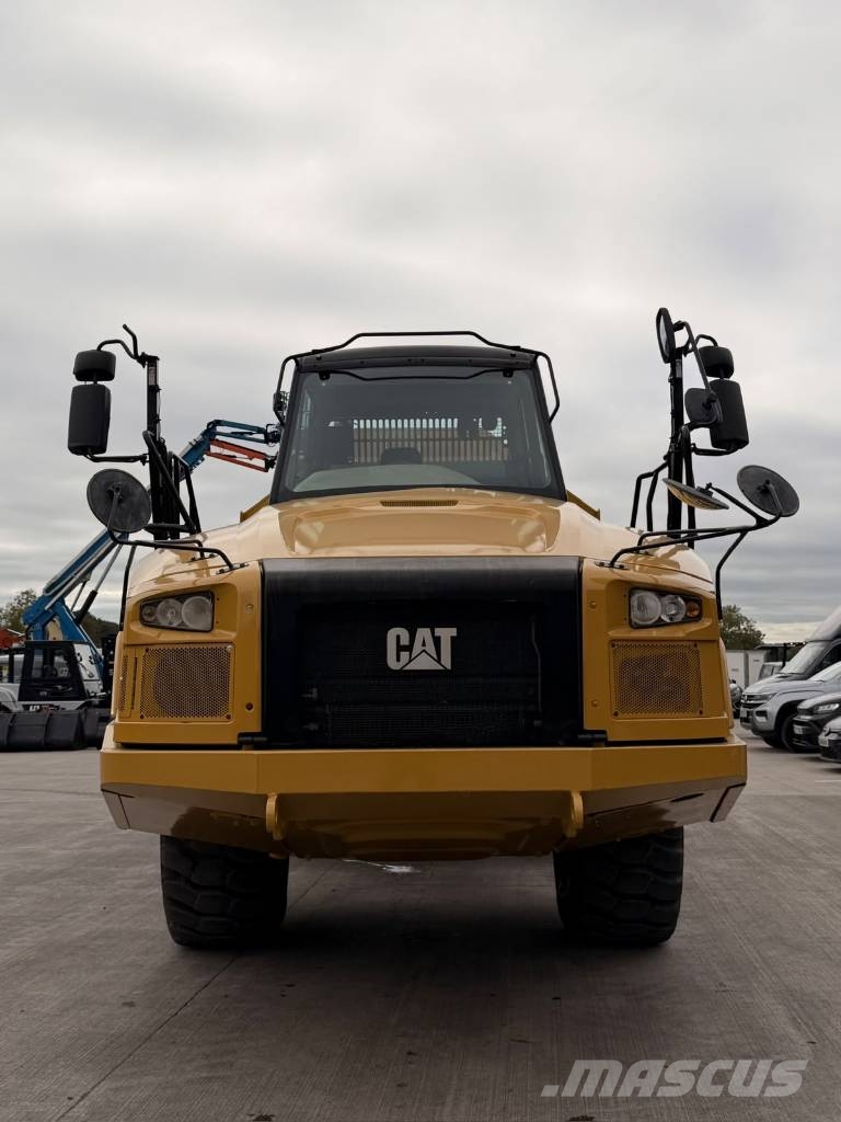 CAT 725 C ساحبات مفصلية