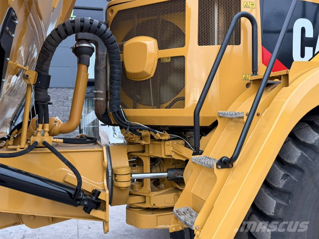 CAT 725 C ساحبات مفصلية