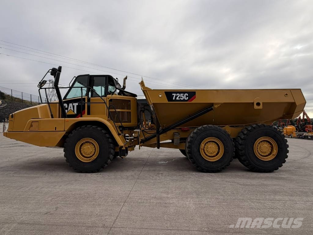 CAT 725 C ساحبات مفصلية