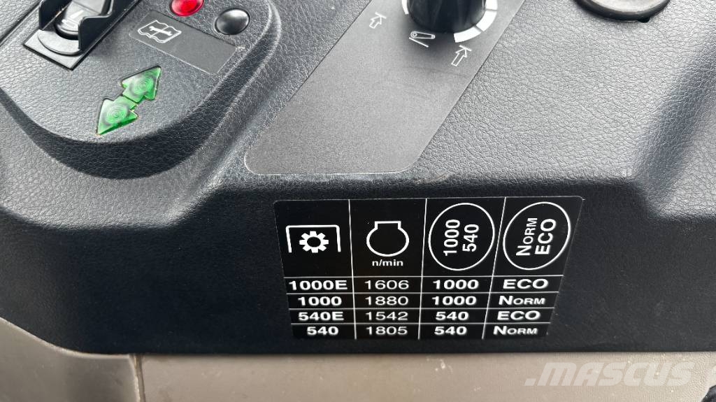 Case IH LUXXUM 120 الجرارات