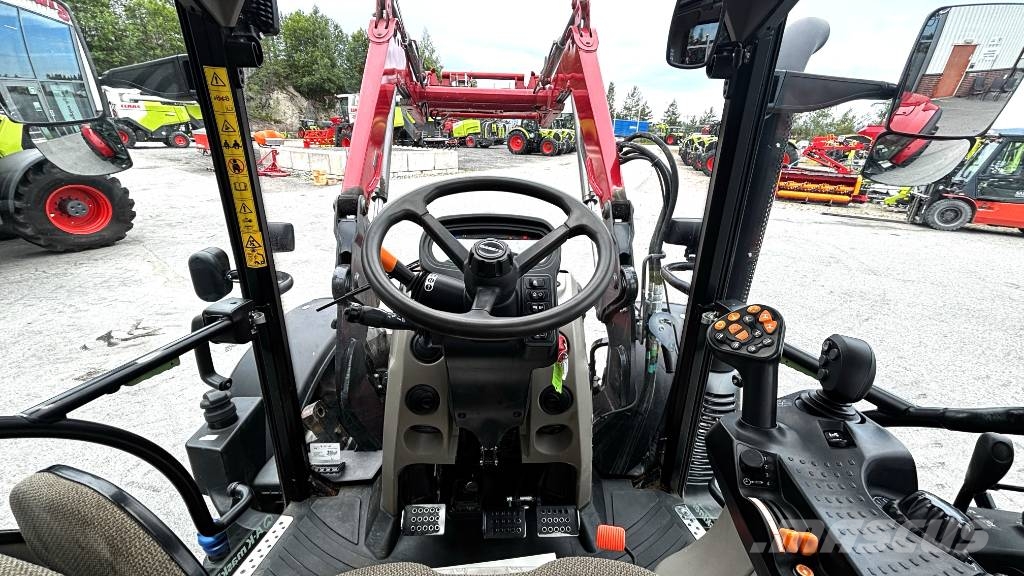 Case IH LUXXUM 120 الجرارات