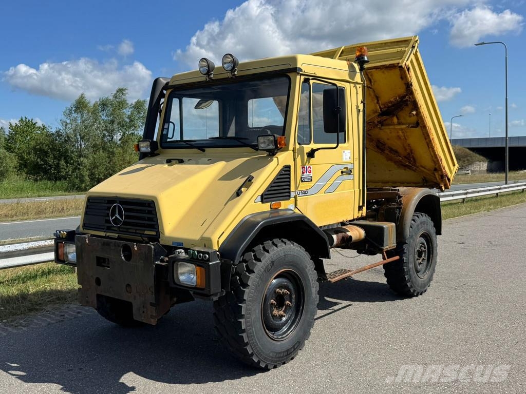 Mercedes-Benz Unimog U140 自卸式货车