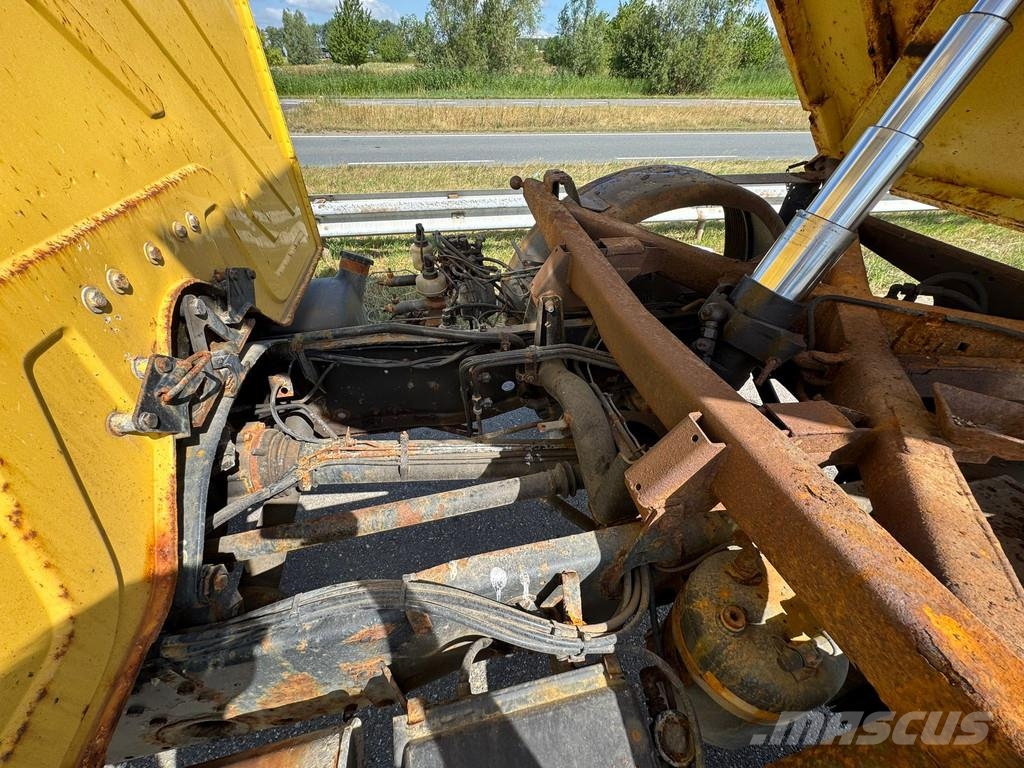 Mercedes-Benz Unimog U140 Sora- ja kippiautot