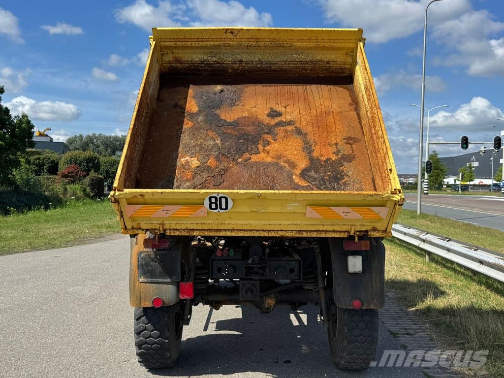 Mercedes-Benz Unimog U140 自卸式货车