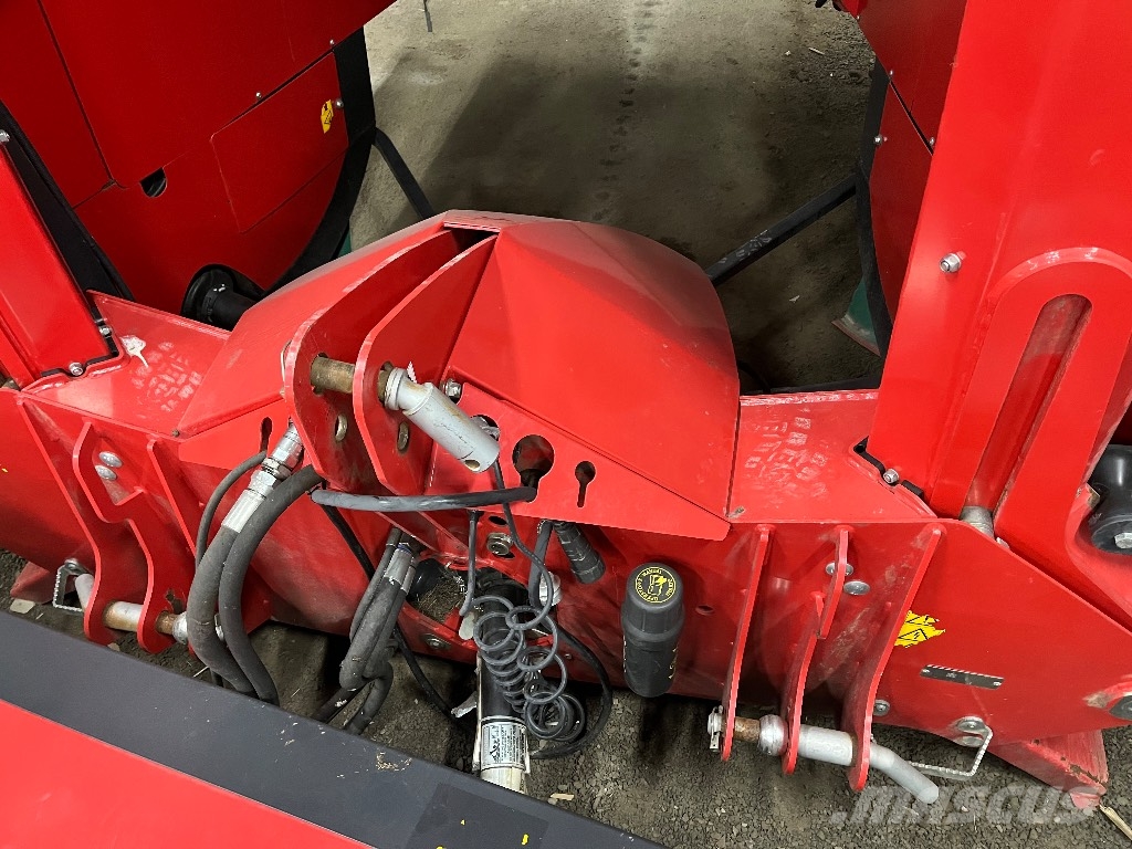 Kverneland 53100MT BX Maaikneuzers