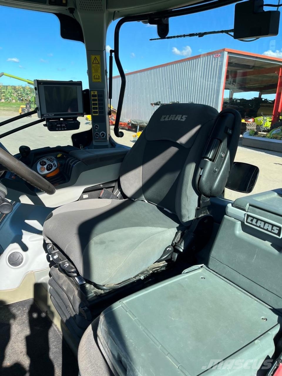 CLAAS Axion 830 CMatic 트랙터