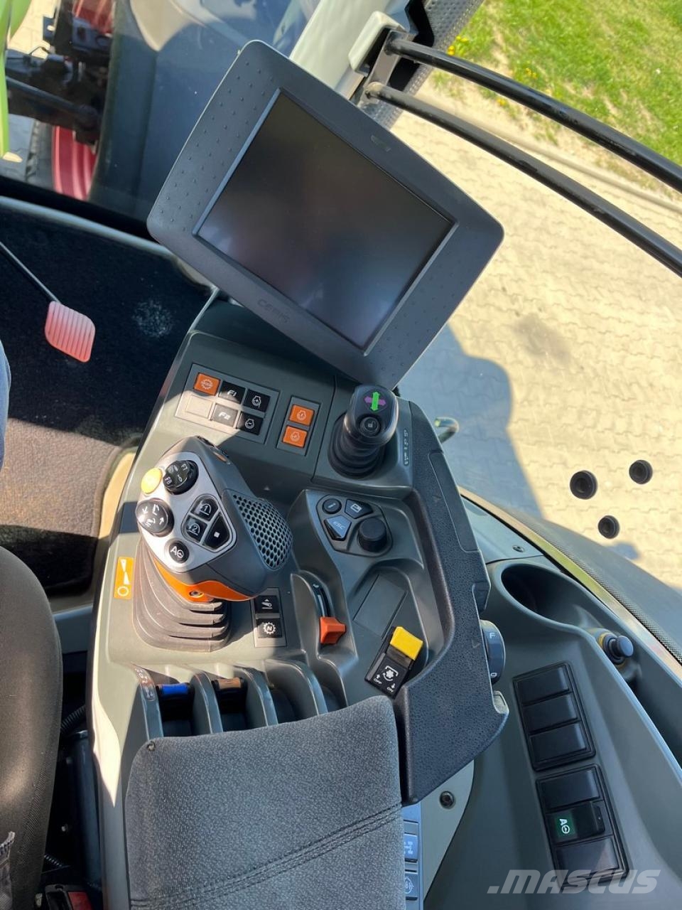 CLAAS Axion 830 CMatic 트랙터