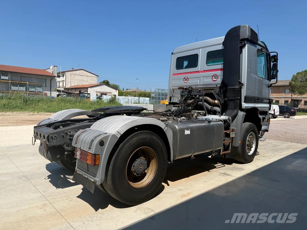 Mercedes-Benz Actros 2048 4x4 Retarder Kipphydraulik 中古トラクターヘッド | トレーラーヘッド