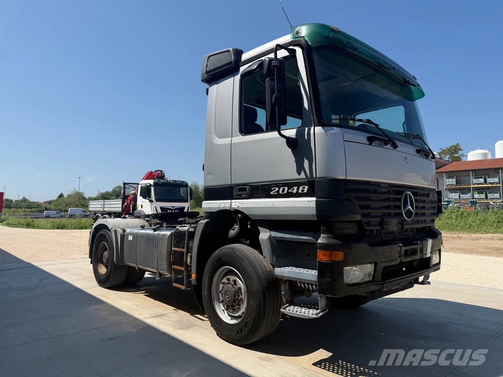 Mercedes-Benz Actros 2048 4x4 Retarder Kipphydraulik 中古トラクターヘッド | トレーラーヘッド