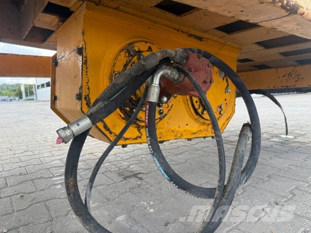 Parker RT 16 EXTEC kosz zasypowy wibracyjny 6220kg Mobilie drupinātāji