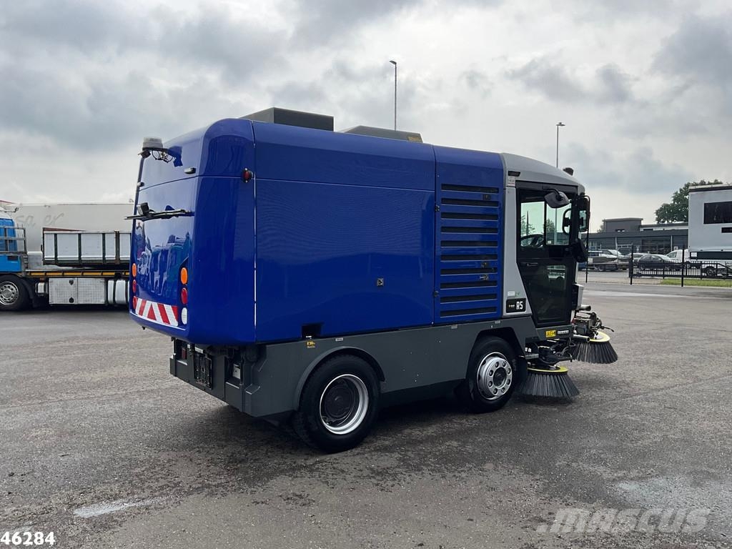 Ravo 560 with 3-rd brush Sopmaskiner
