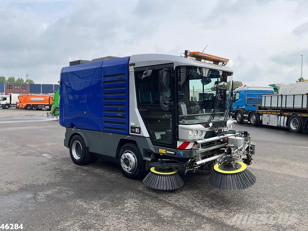 Ravo 560 with 3-rd brush Sopmaskiner