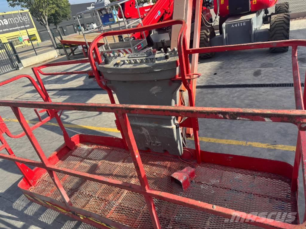 JLG 800 AJ Plataforma de trabajo articulada