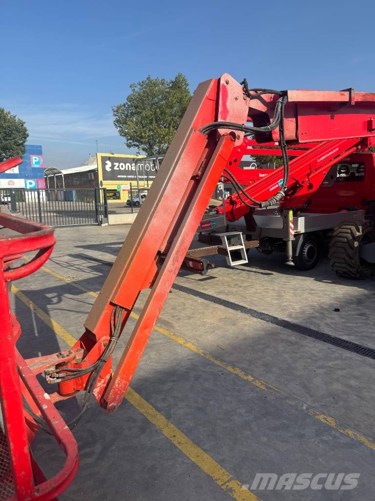 JLG 800 AJ Plataforma de trabajo articulada