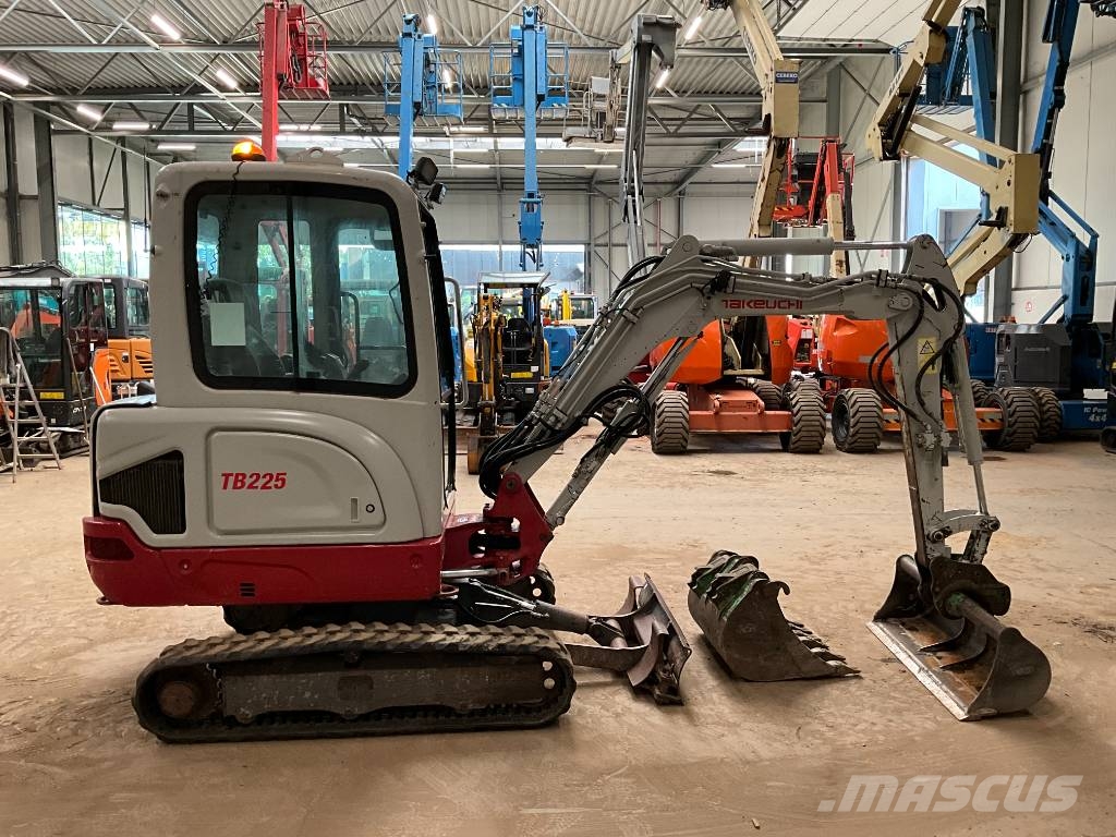 Takeuchi TB 225 Mini excavators < 7t (Mini diggers)
