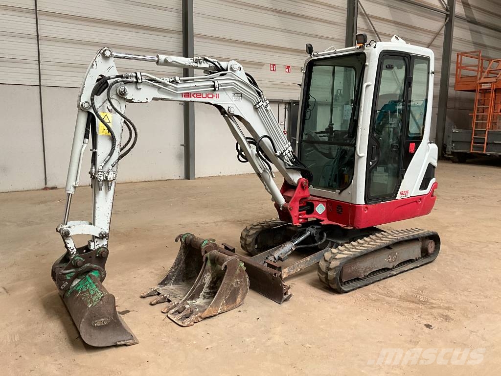 Takeuchi TB 225 Mini excavators < 7t (Mini diggers)