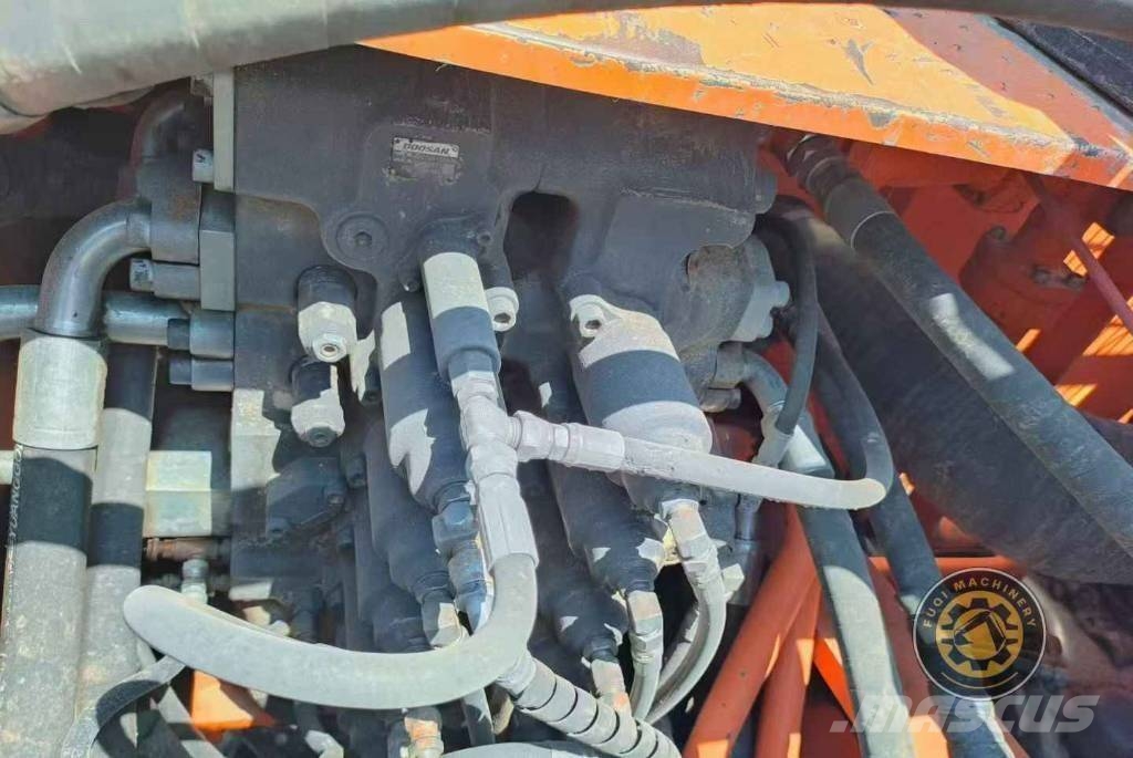 Doosan DX 380 LC Raupenbagger