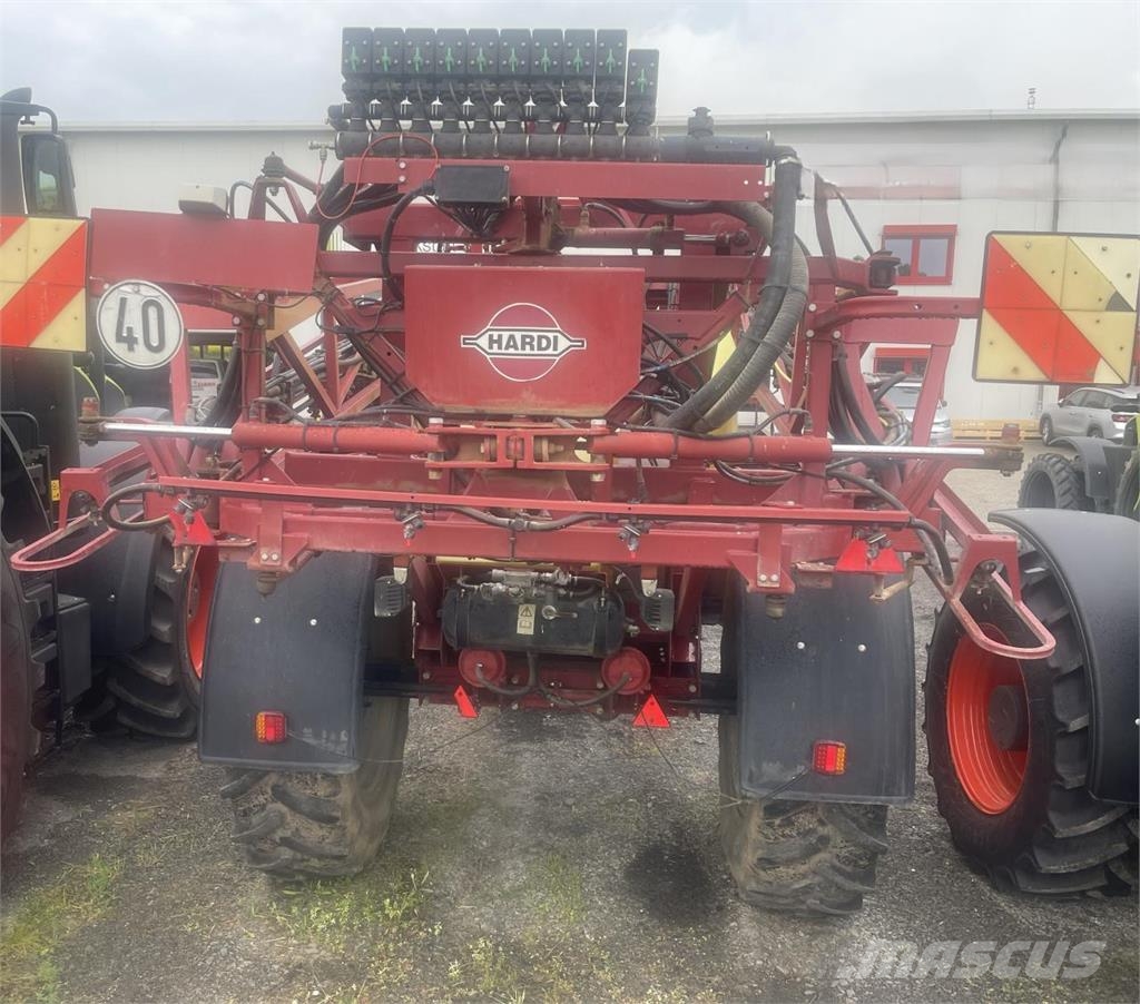 Hardi Commander 4400 Прицепные опрыскиватели