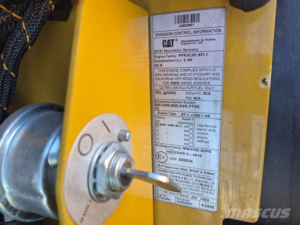 CAT 906 Pyöräkuormaajat