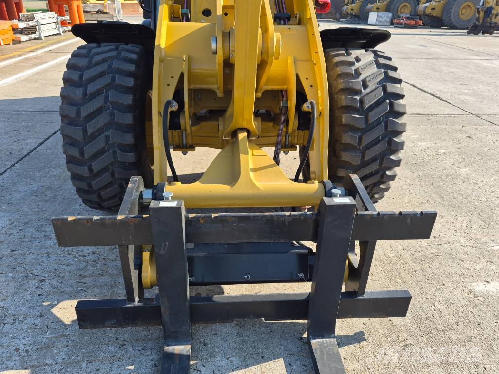 CAT 906 Radlader