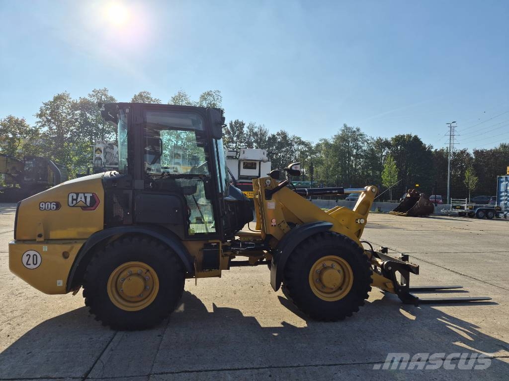 CAT 906 Radlader