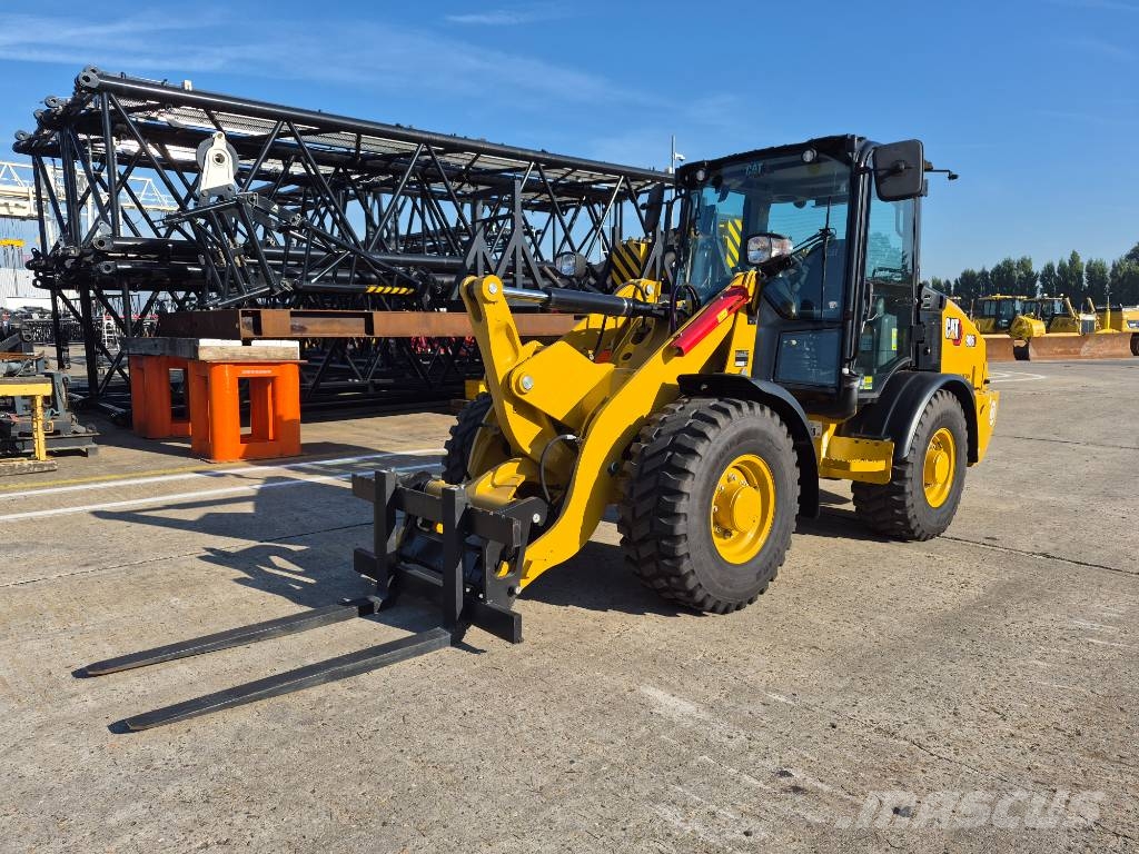 CAT 906 Radlader