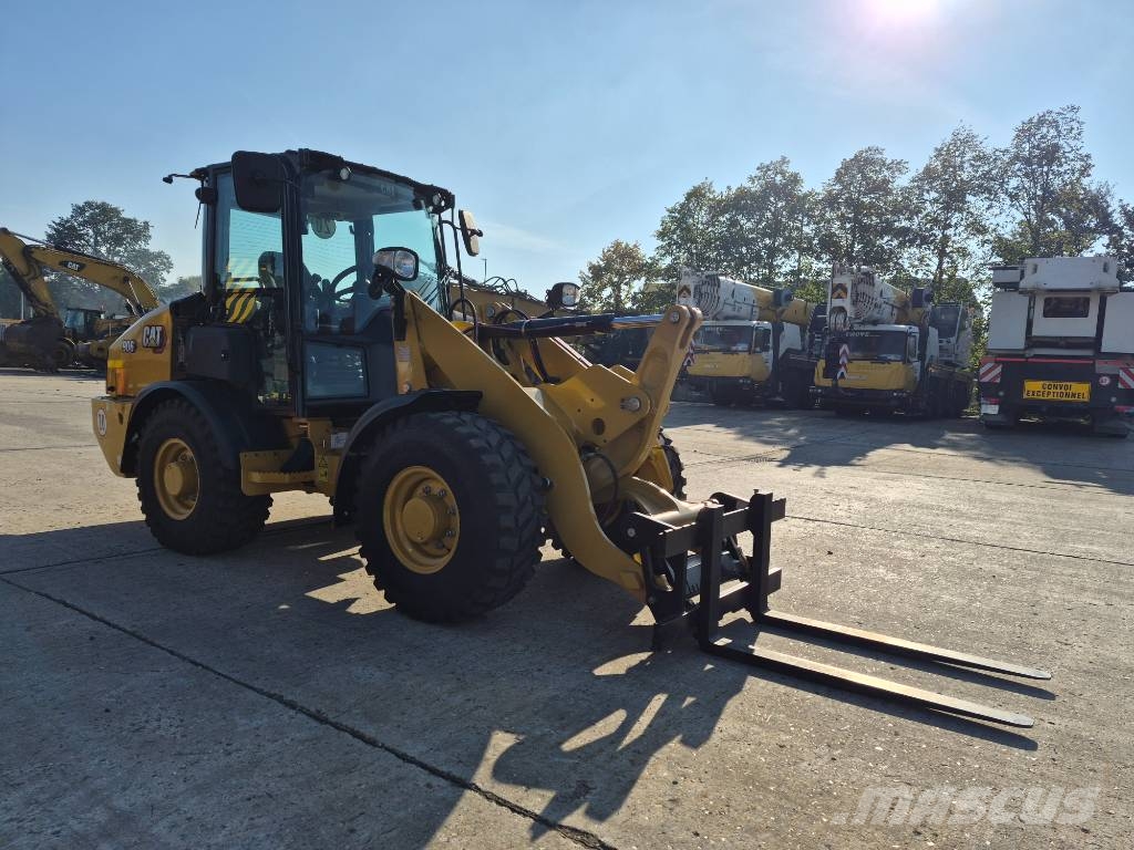 CAT 906 Radlader