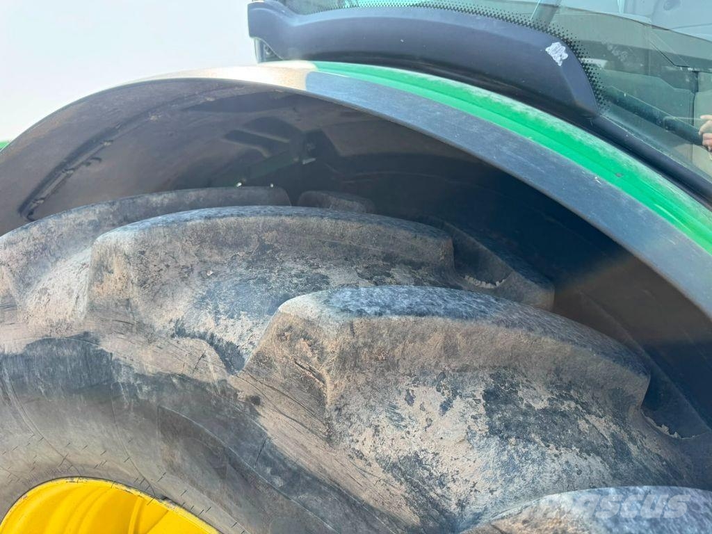 John Deere 6130R Трактори