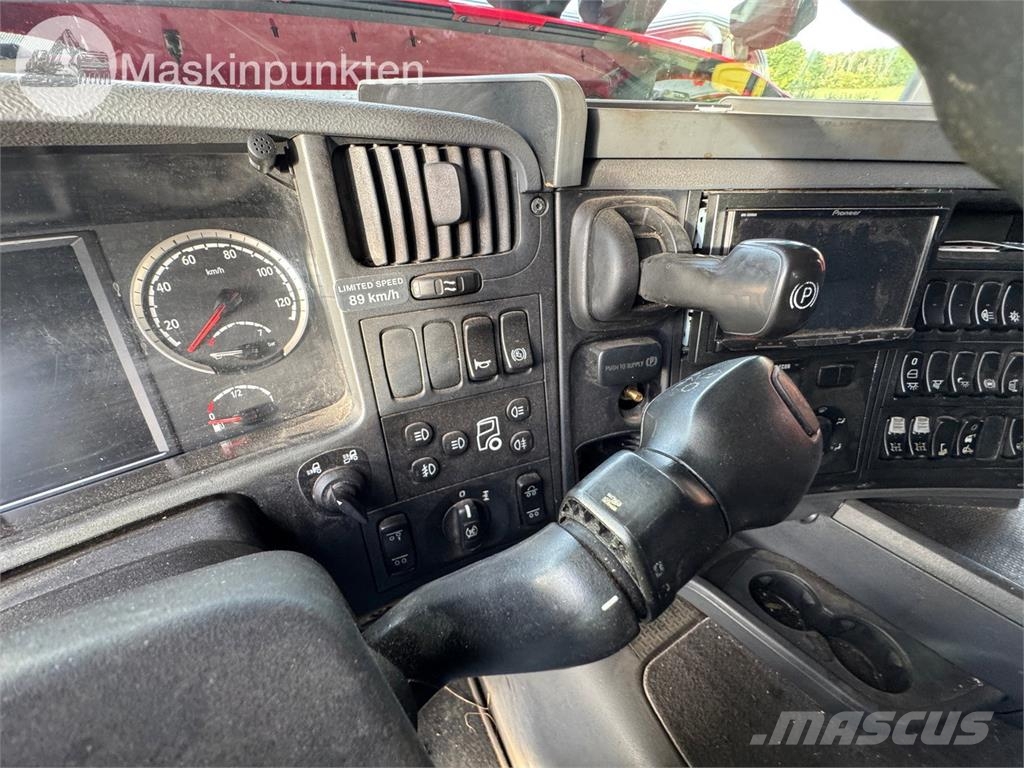 Scania G360LB6X2*4HNB 크레인 트럭