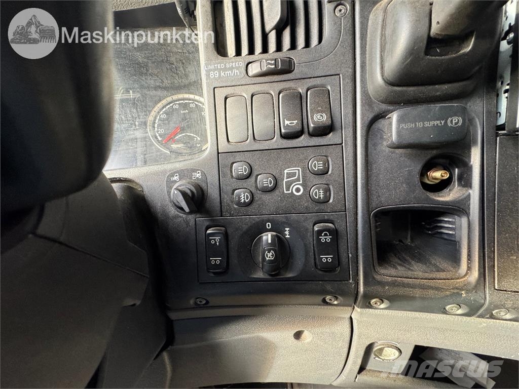 Scania G360LB6X2*4HNB 크레인 트럭