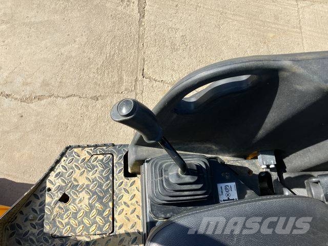 JCB CT 260-120 مداحل ثنائية الاسطوانة