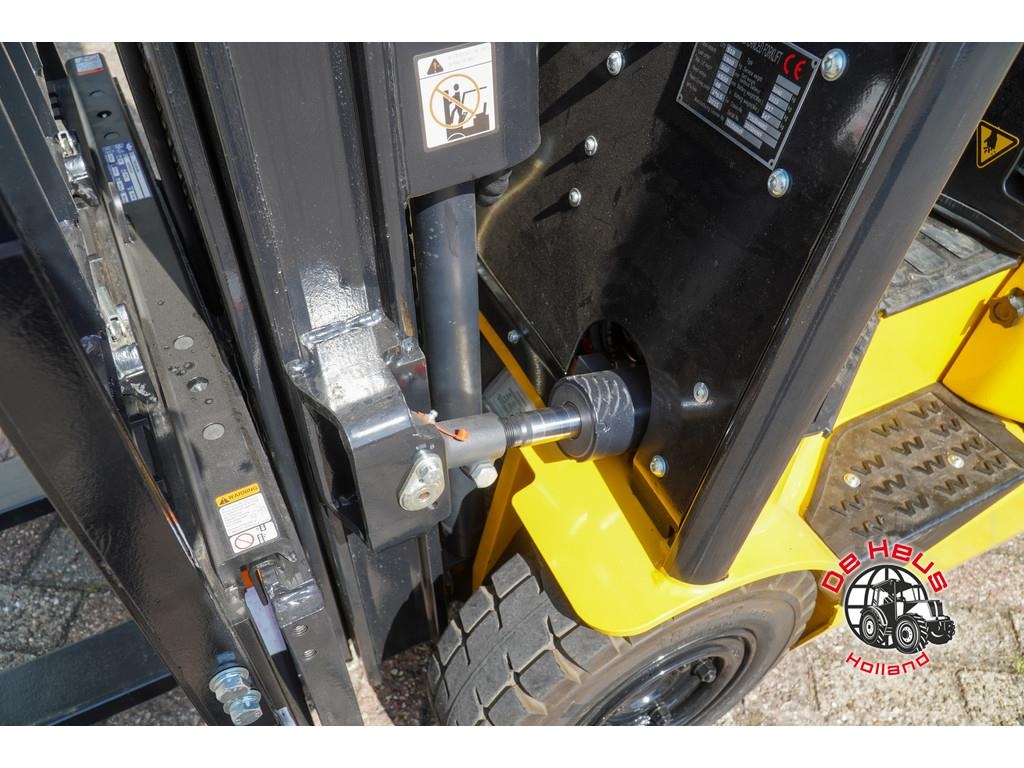 Eurotrac FE18 3 stage 4.5M mast Автомобілі