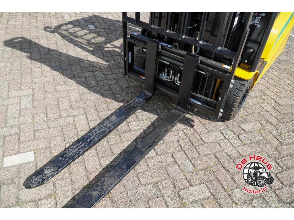 Eurotrac FE18 3 stage 4.5M mast Автомобілі