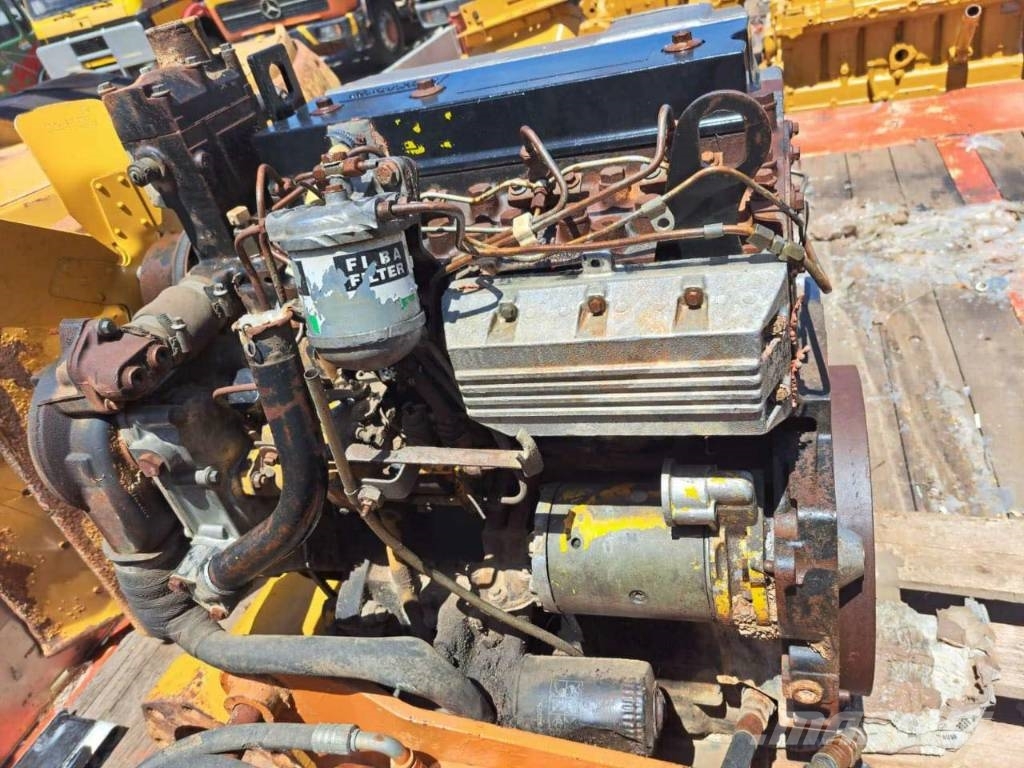 JCB 3CXT Dzinēji