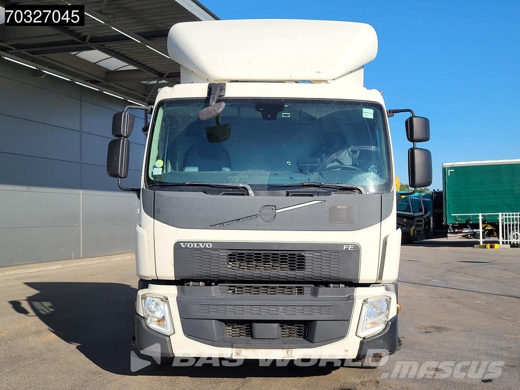 Volvo FE 320 FE 4X2 19t chassis 550cm Radstand Full Air شاحنات قابلة للفك
