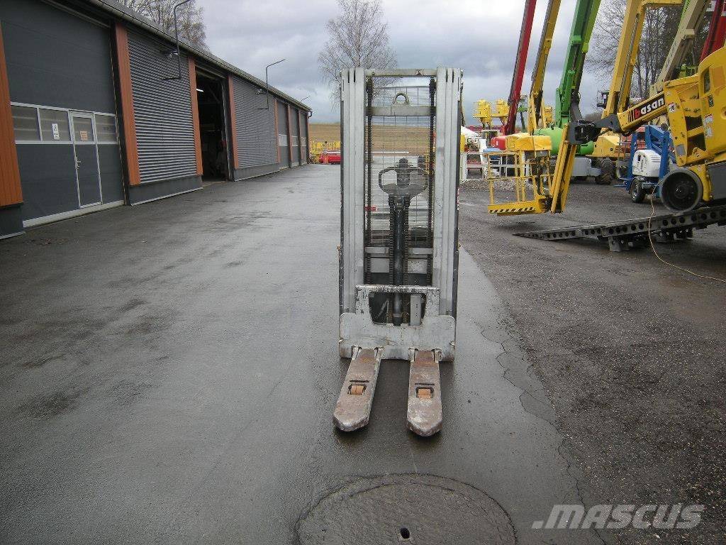  [div] Still EXV 16I Ajettavat pinoamisvaunut