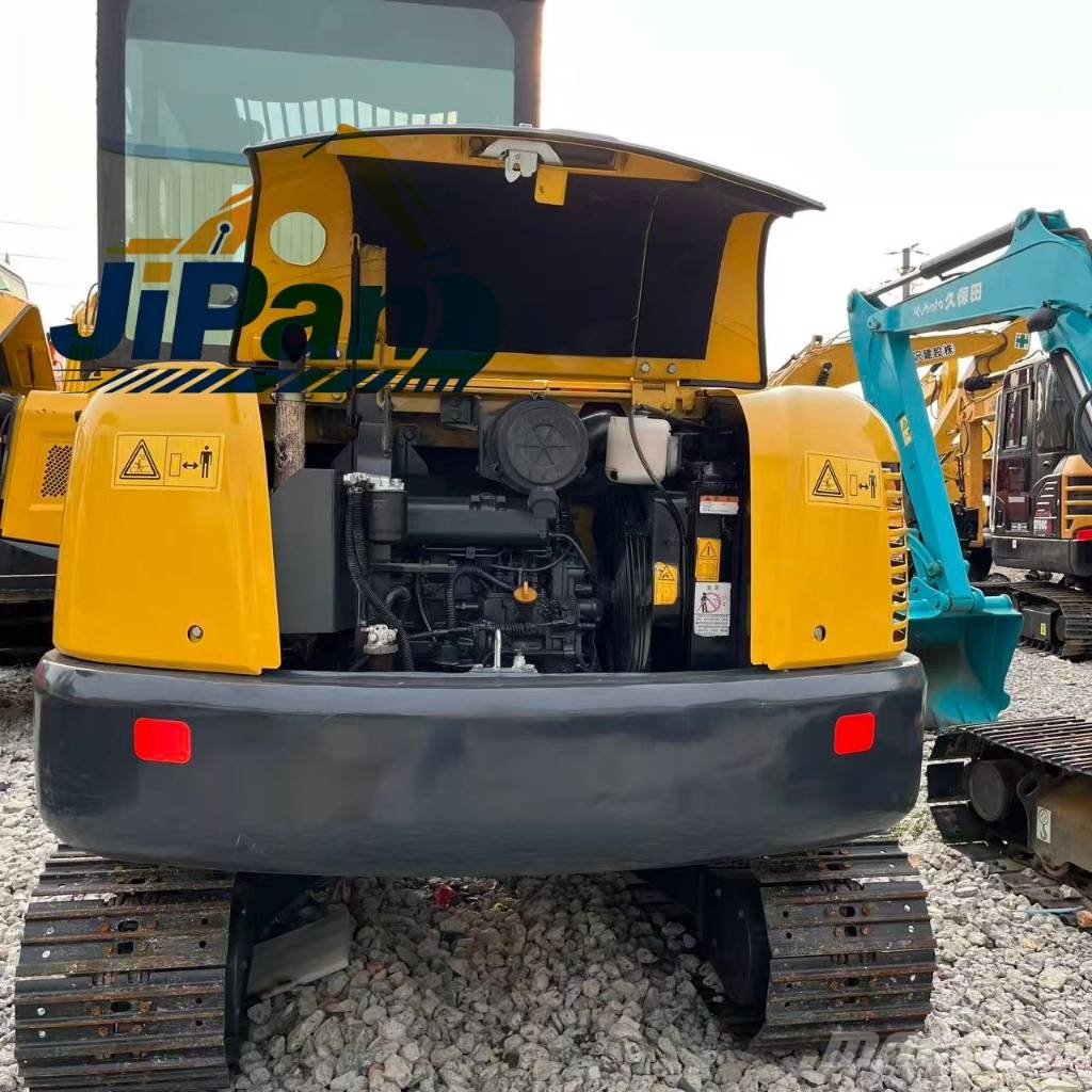 Komatsu PC 56 小型挖土機/掘鑿機<7t(小型挖掘機)