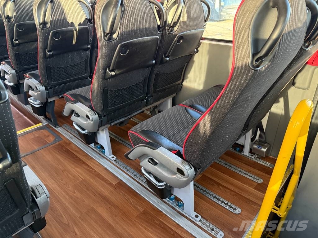 Scania Touring HD المركبة