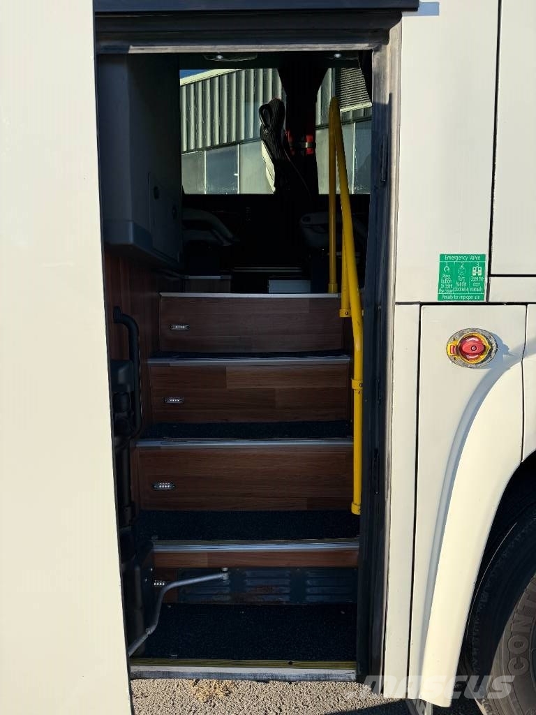 Scania Touring HD المركبة
