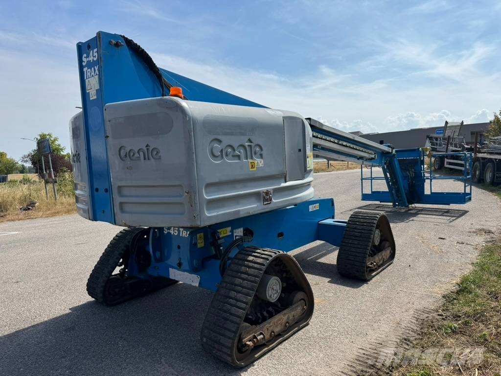 Genie S 45 Trax Telescopic boom lifts