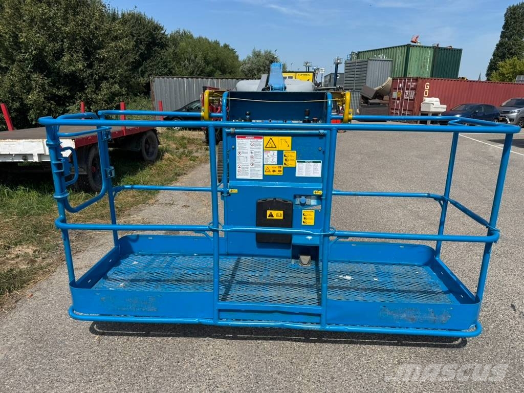 Genie S 45 Trax Telescopic boom lifts