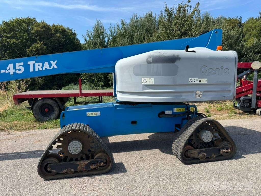 Genie S 45 Trax Telescopic boom lifts
