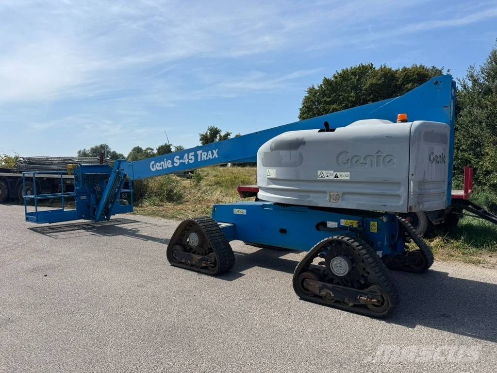 Genie S 45 Trax Telescopic boom lifts