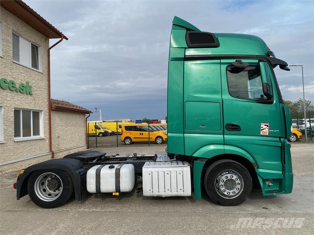 Mercedes-Benz Actros VIN 424 Traktorske jedinice