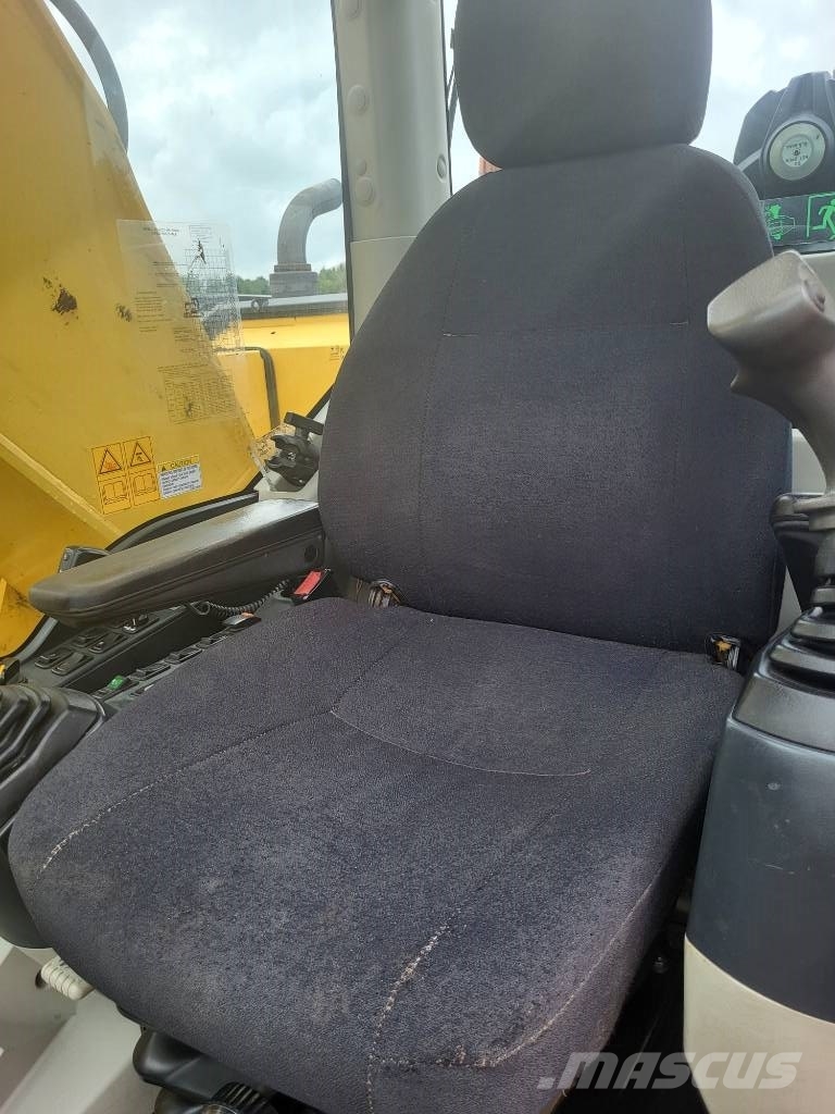 New Holland Kobelco E 235 B SR-2 Crawler excavators