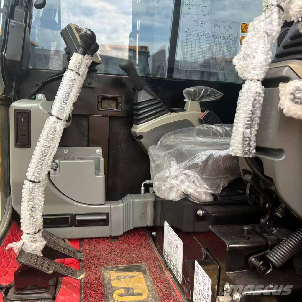 CAT 305.5 小型挖掘机
